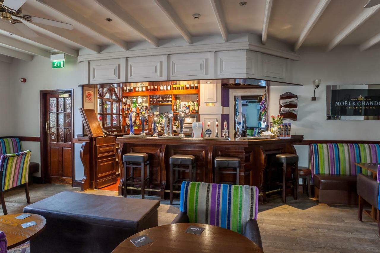 The Masons Arms Hotel 브리젠드 외부 사진
